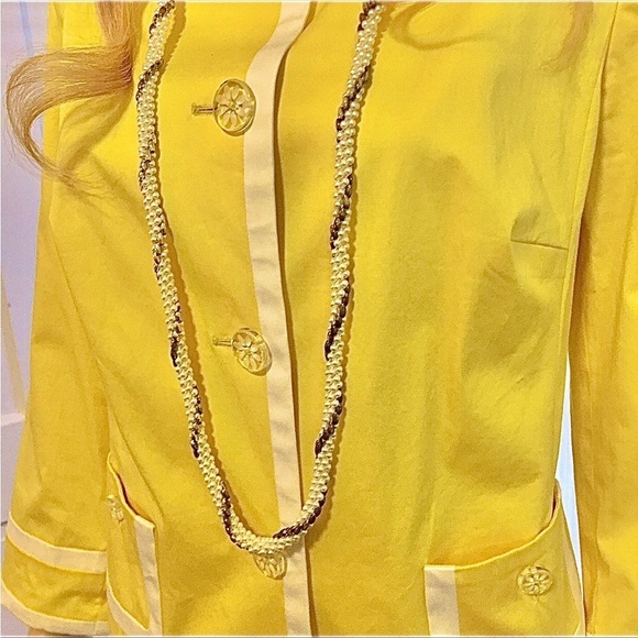 ESCADA 2 PIECE JACKET 43 AND PANTS 44 SET IN SUNFLOWER IN EXCELLENT CONDITION - Picture 2 of 16